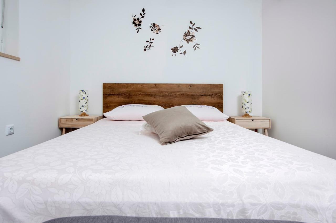 Paola Cozy Apartment 罗维尼 外观 照片