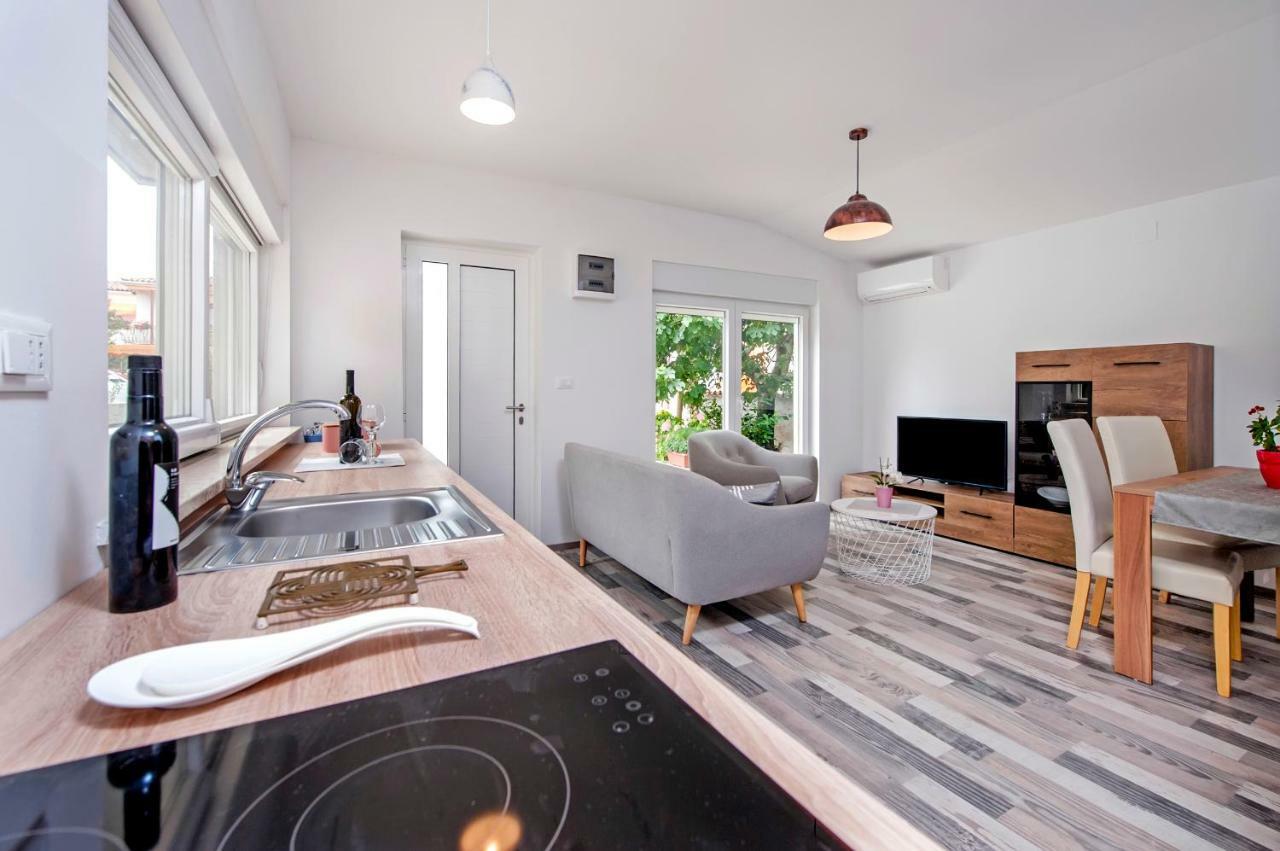 Paola Cozy Apartment 罗维尼 外观 照片