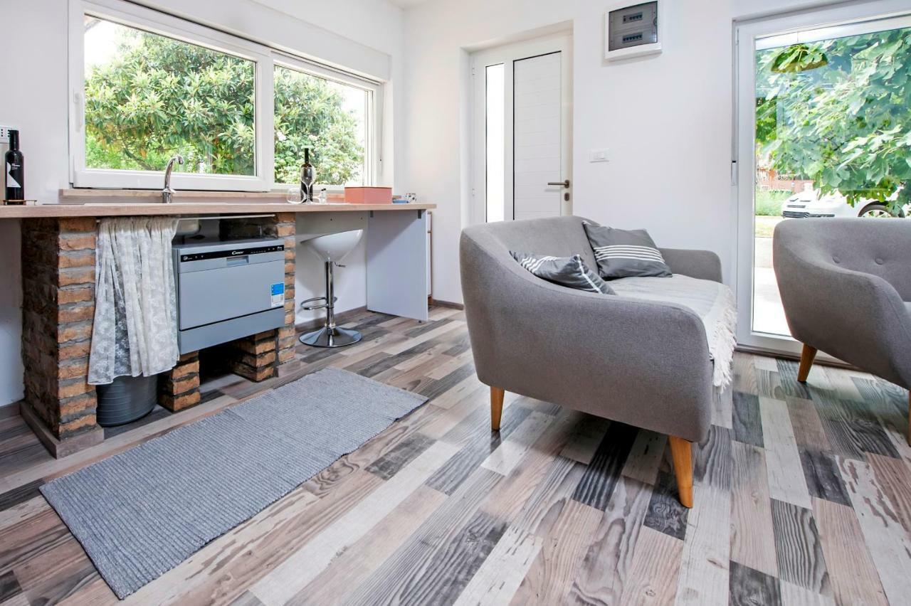 Paola Cozy Apartment 罗维尼 外观 照片