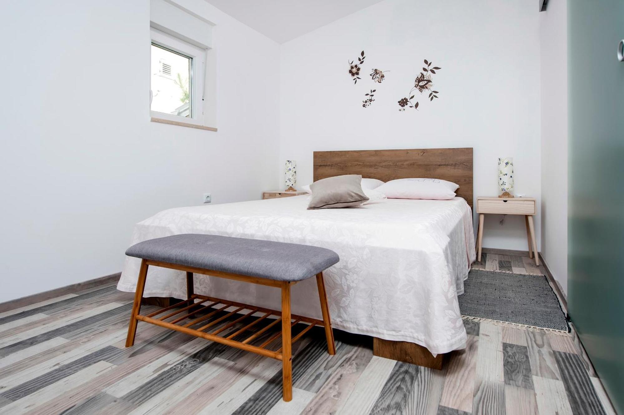 Paola Cozy Apartment 罗维尼 外观 照片