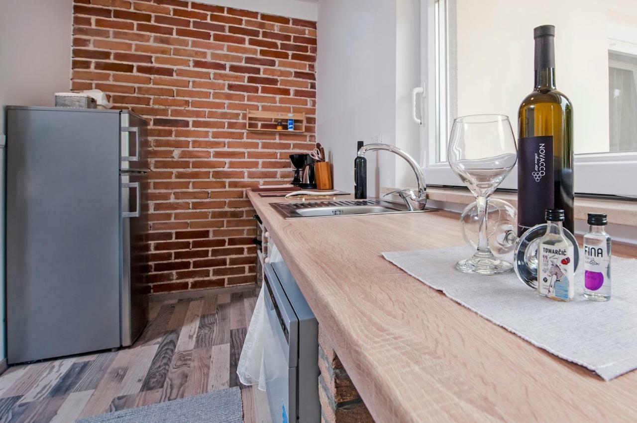 Paola Cozy Apartment 罗维尼 外观 照片
