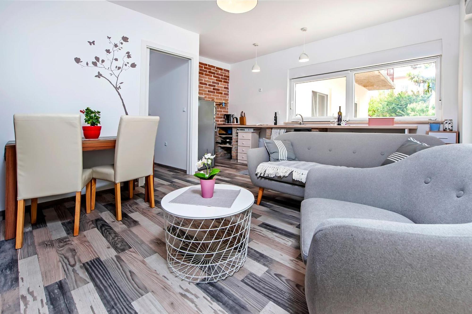Paola Cozy Apartment 罗维尼 外观 照片