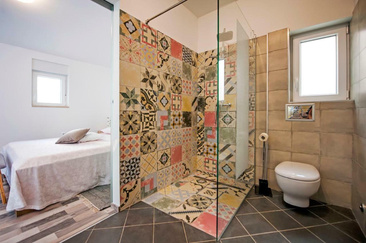 Paola Cozy Apartment 罗维尼 外观 照片