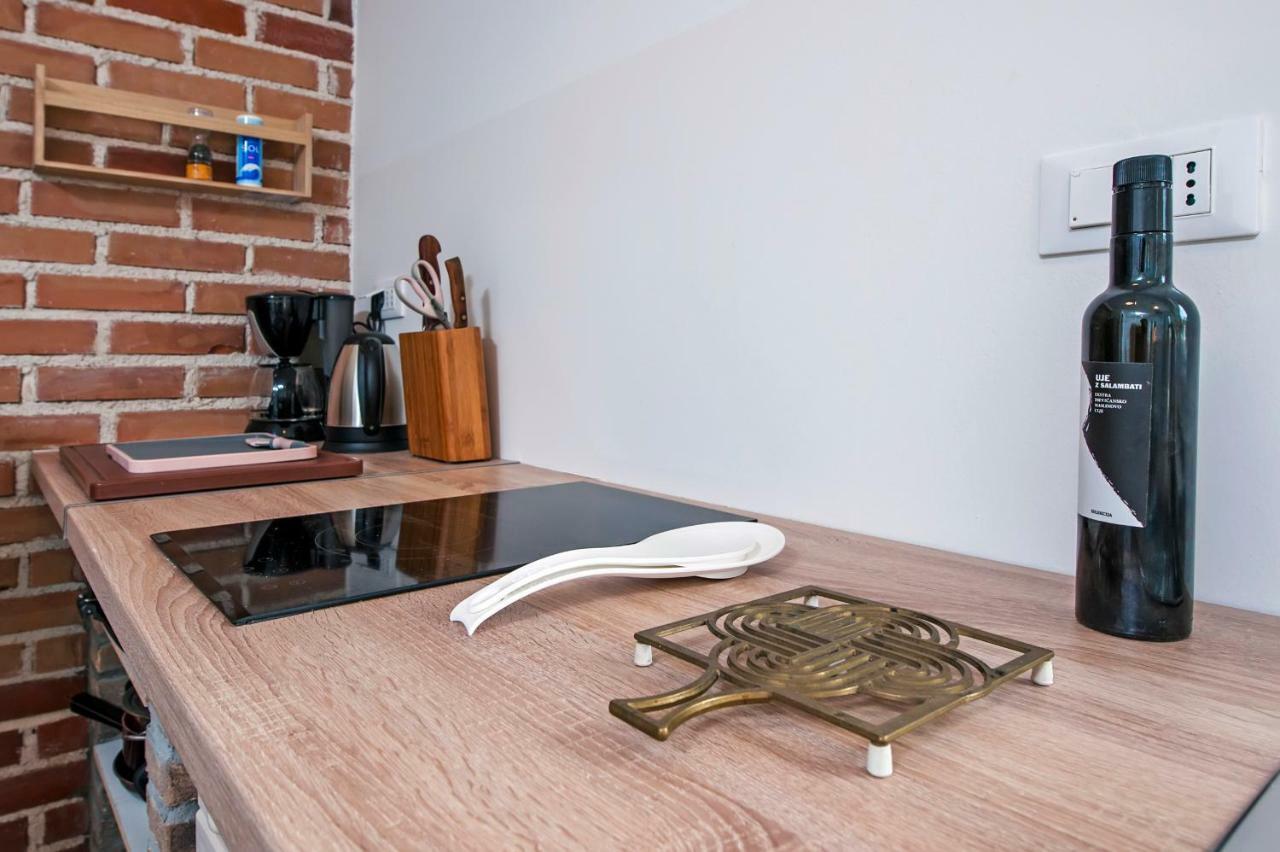 Paola Cozy Apartment 罗维尼 外观 照片